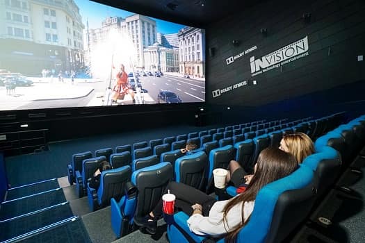 Смотри фильмы в кинотеатре ПИОНЕР с друзьями за 100 рублей
